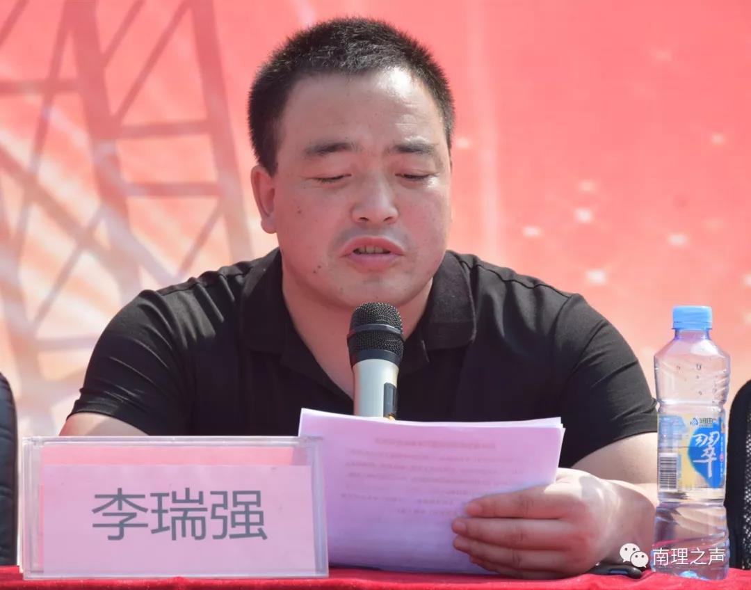 我校隆重举行“我和我的祖国,庆祝新中国成立70周年”2019级新生军训会操暨开学典礼(图12) 我校隆重举行“我和我的祖国,庆祝新中国成立70周年”2019级新生军训会操暨开学典礼(图12)